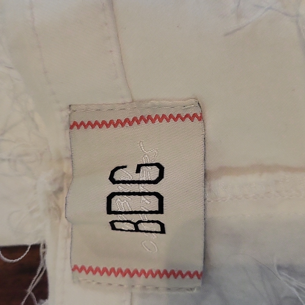 BDG Women's White Jeans Rouched V Side Zip Sz 28 Exc Cond - Picture 2 of 7